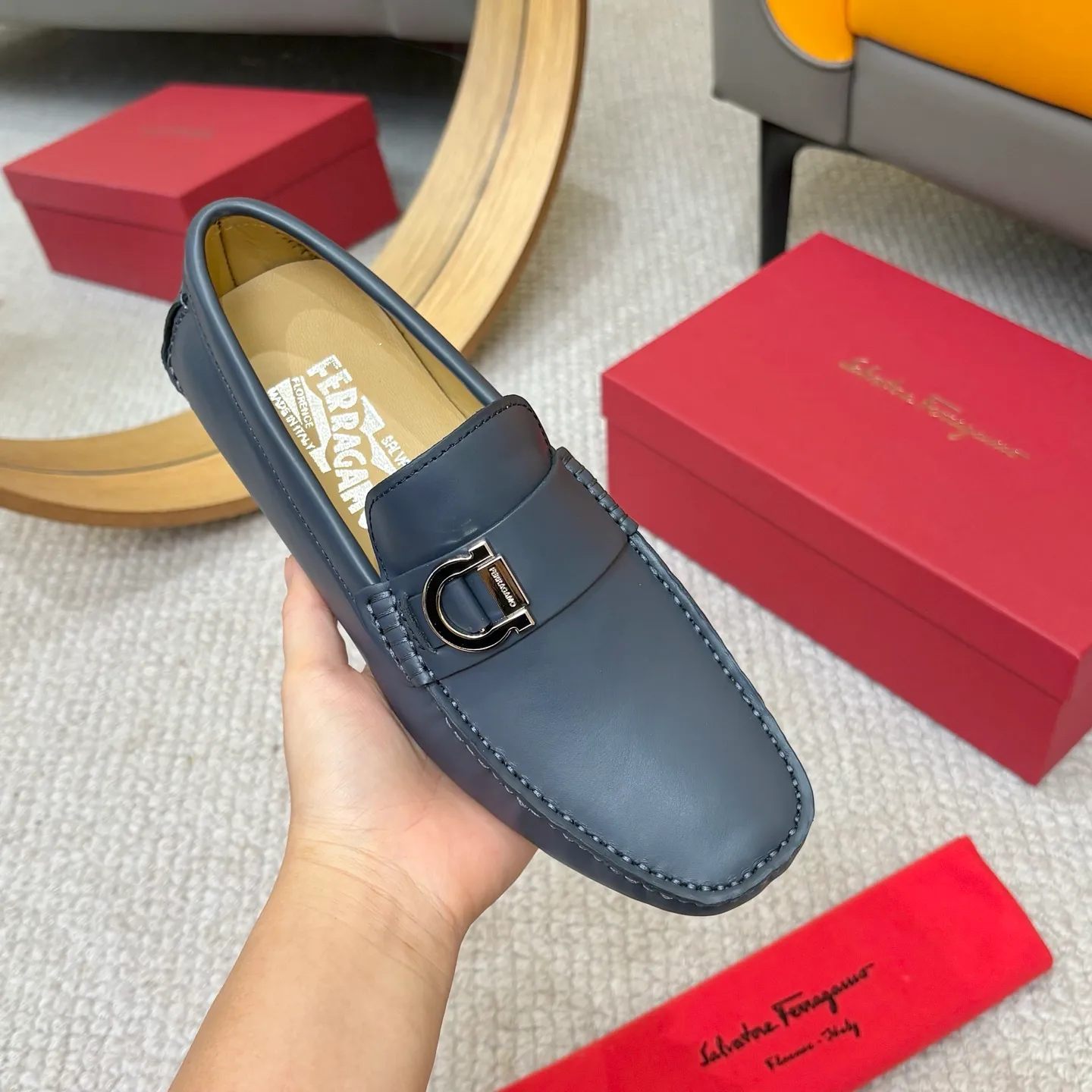 Men's men's shoes 💰420 (Yangli) Ferragamo 〰Ferragamo 2⃣️0⃣️2⃣️5️⃣ New series 👊🏻 Upper 🇮🇹 Italian imported calfskin, original outsole molding. Water-dyed sheepskin lining. The identity of every successful man is set off, and the upper and lower shoes are elegant and stable🚶🏻🚶🏻The high-end custom counter original replica is an eternal classic🔍️Number of codes: 38-46 with counter packaging